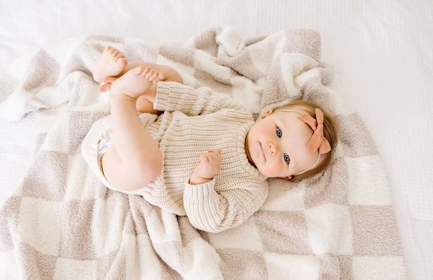 Oat Checkered Plush Blanket