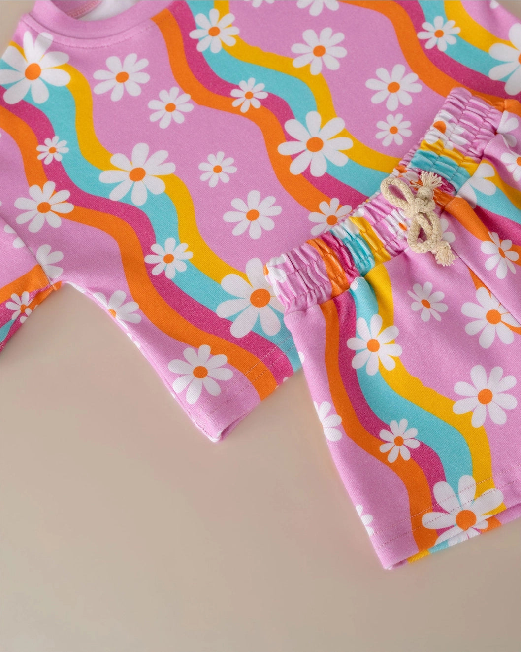 Groovy Daisy Shorts Set