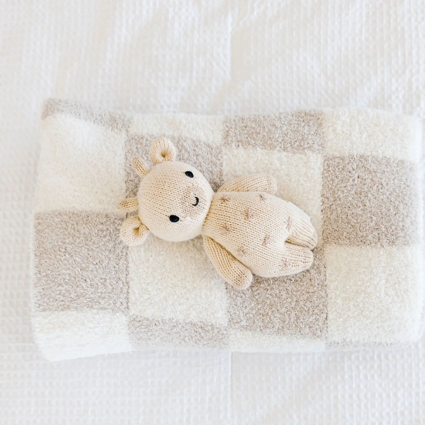 Oat Checkered Plush Blanket